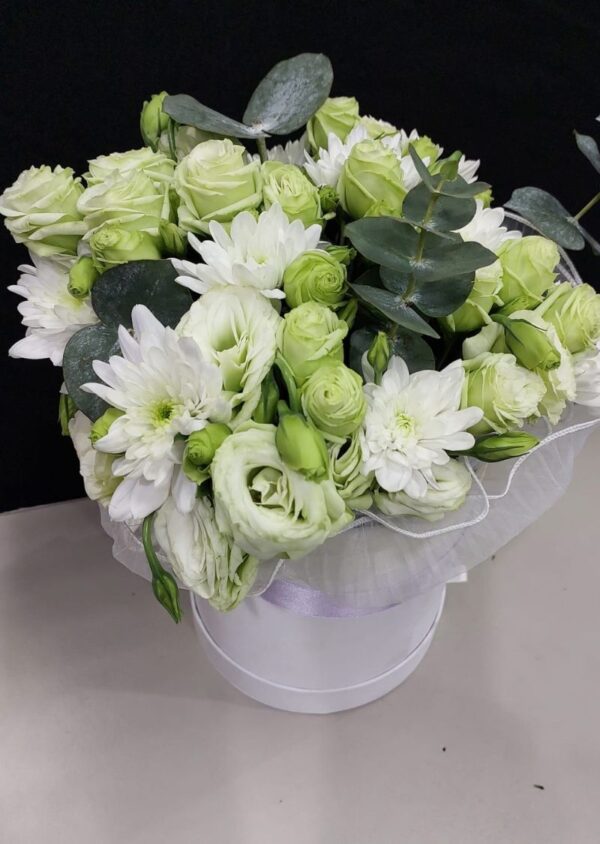 Special box arrangement lisianthus flowers