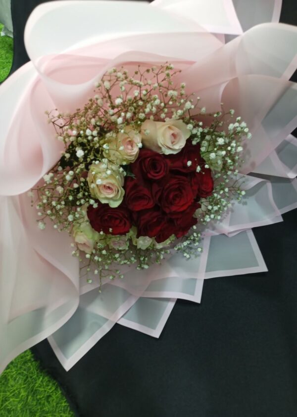 20pcs red and pink roses bouquet