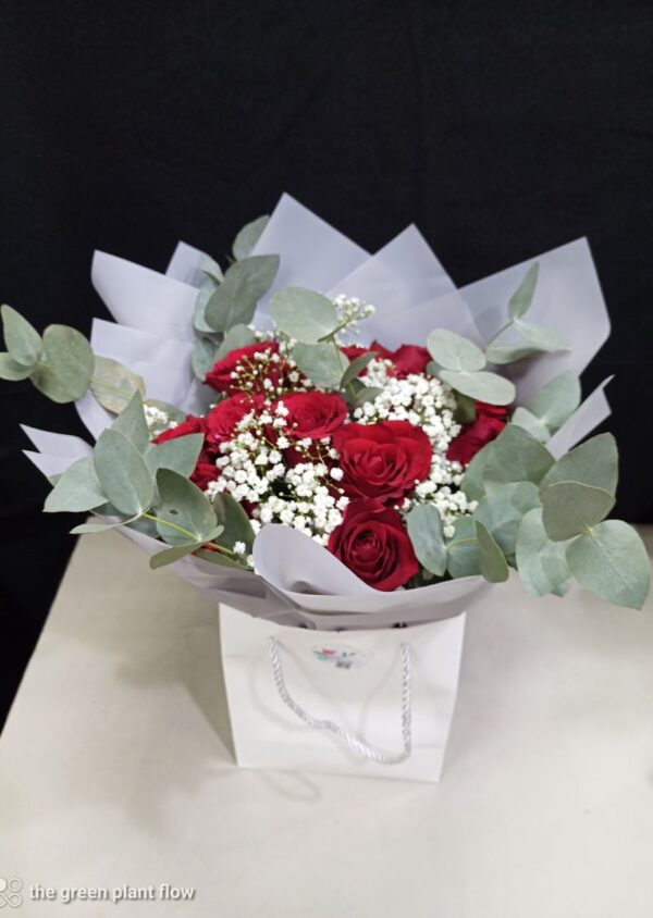 15pcs luxurious red roses bag