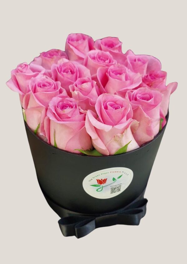 15pcs pink roses in black box arrangement