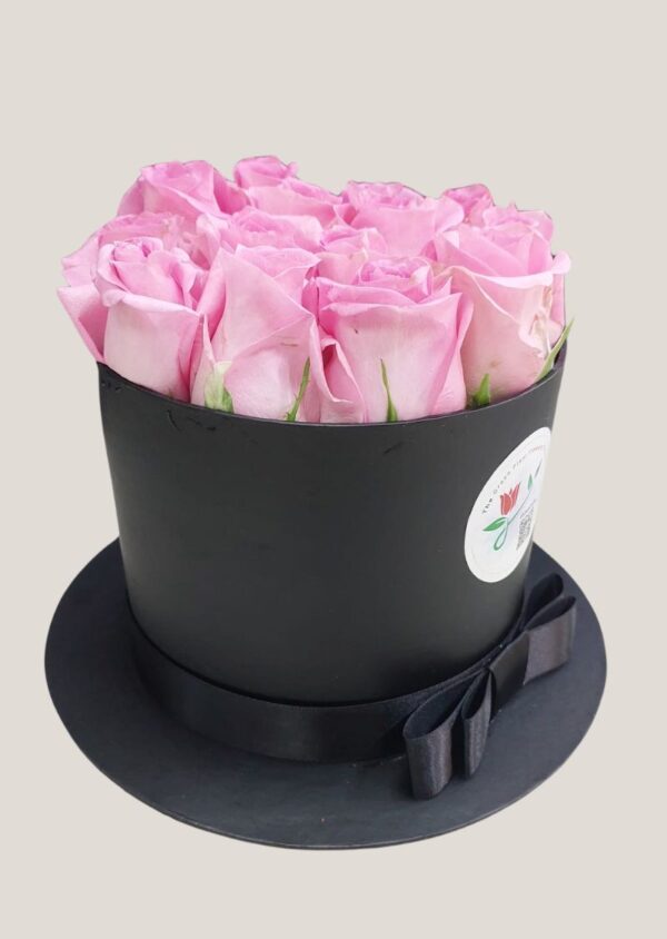 15pcs pink roses in black box arrangement