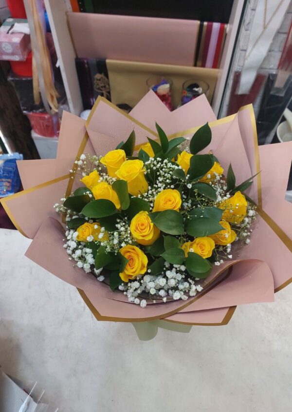 Elegant Yellow Roses Bouquet - Fresh, Vibrant, and Perfect for Any Occasion.