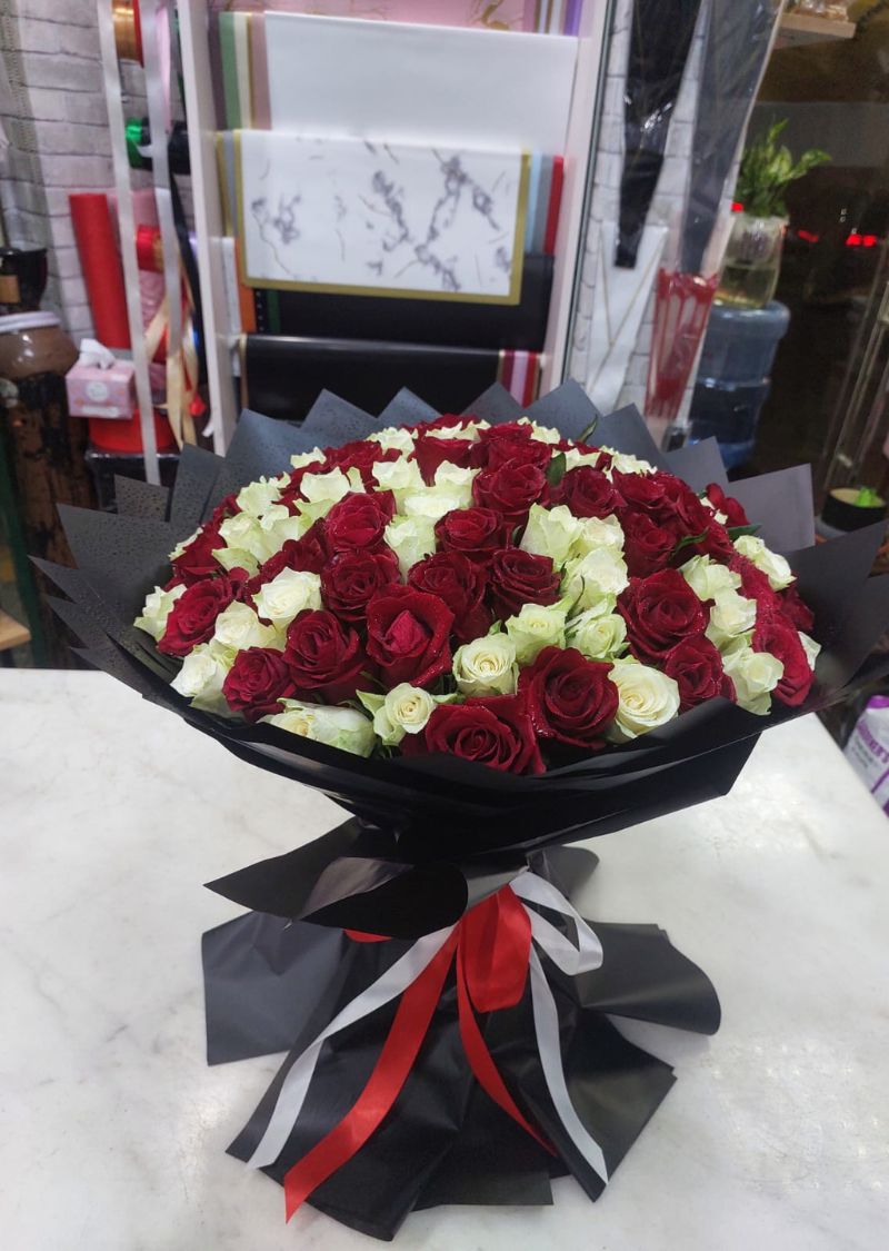 101Red and White Rose Bouquet for Sale in Dubai/Sharjah