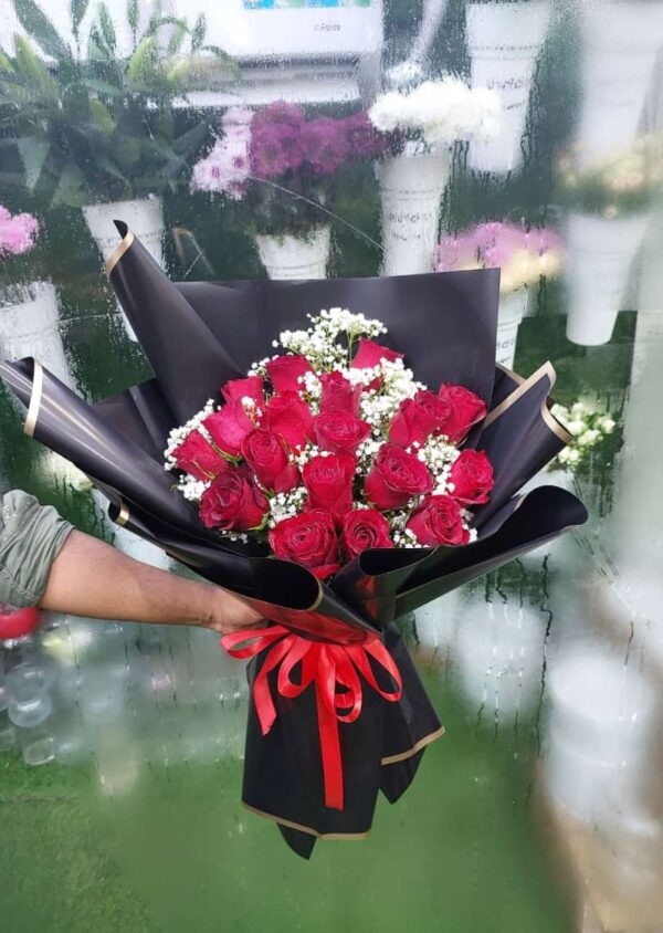 Fresh Red Rose Bouquet - Beautifully arranged red roses for any occasion.