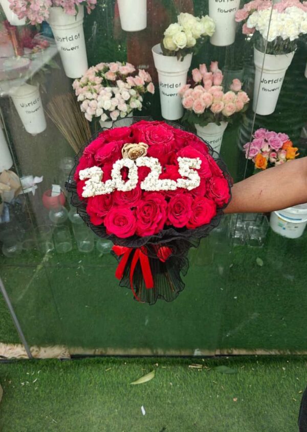 2025-themed red roses New Year bouquet with white flowers, ideal for New Year celebrations in Dubai.