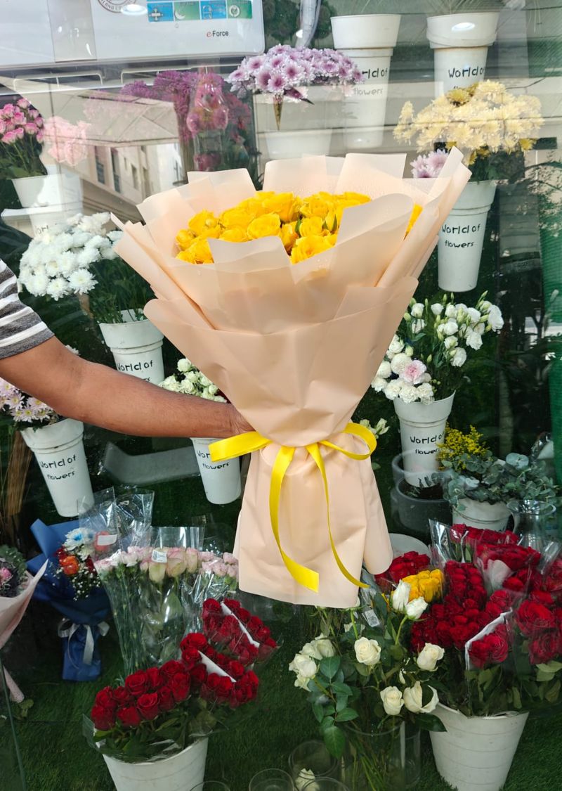 Yellow Spray Roses Bouquet – Fresh Baby Roses in Dubai