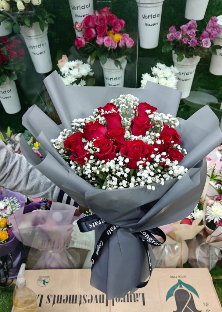 Fresh flower bouquet delivered fast near universities in Sharjah with same-day and express flower delivery service