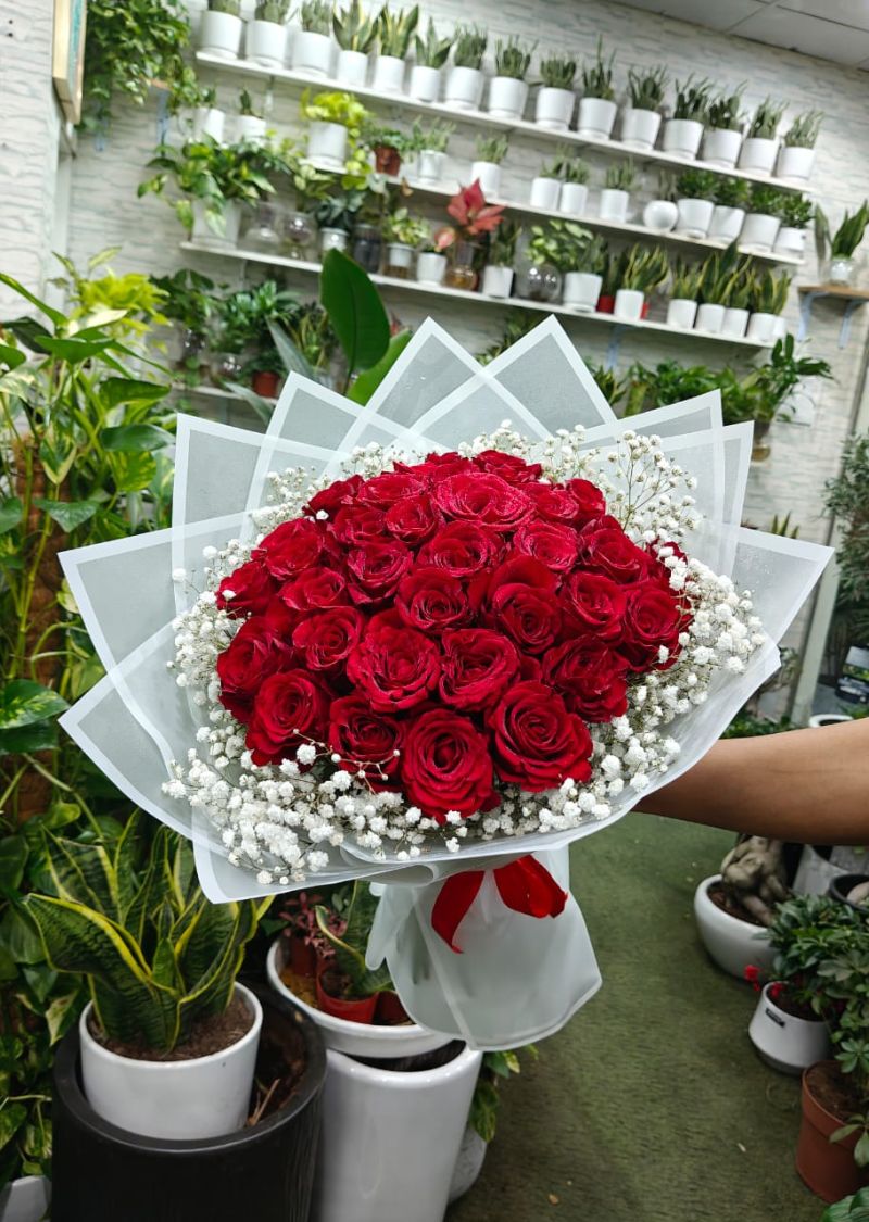 Luxury Red Roses Bouquet | Premium Romantic Flower Delivery in Dubai & UAE