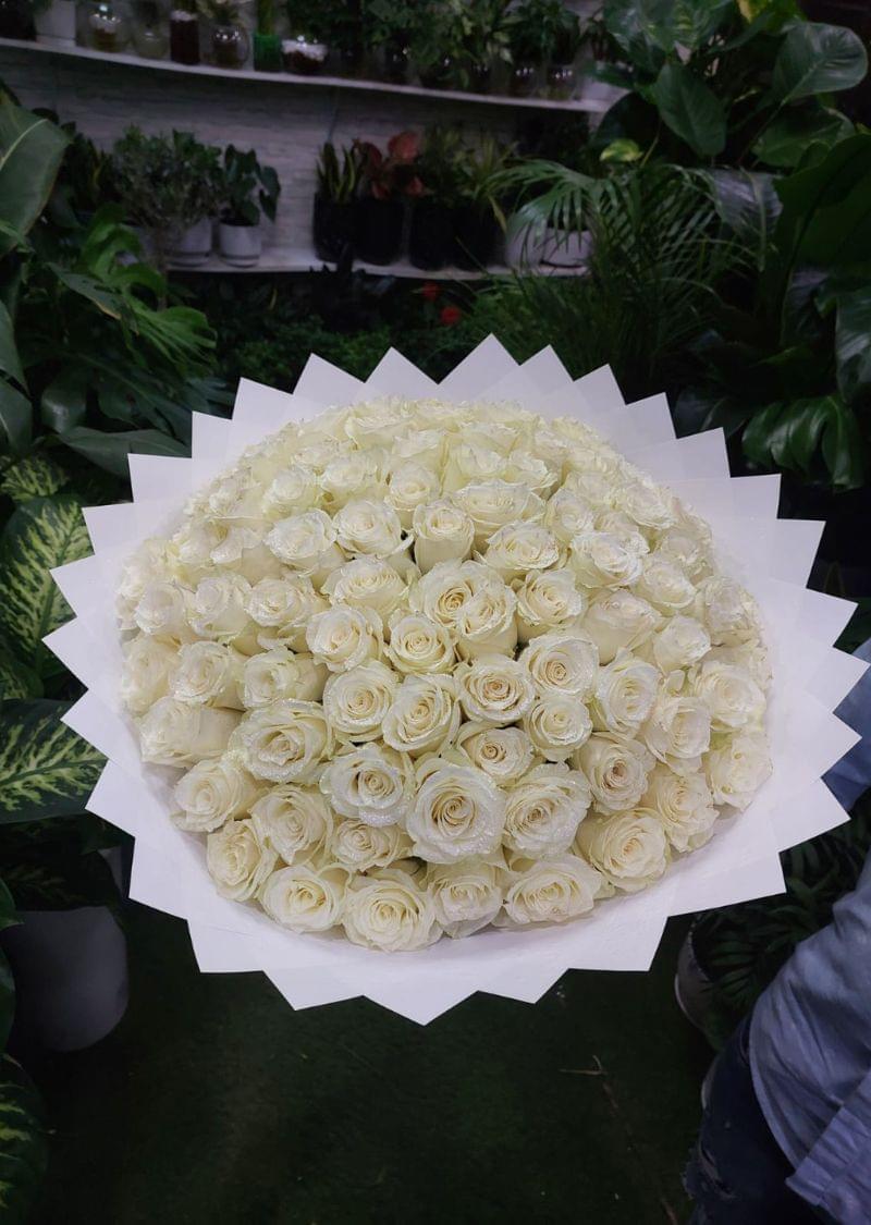 Elegant 101 White Rose Bouquet - Image 2