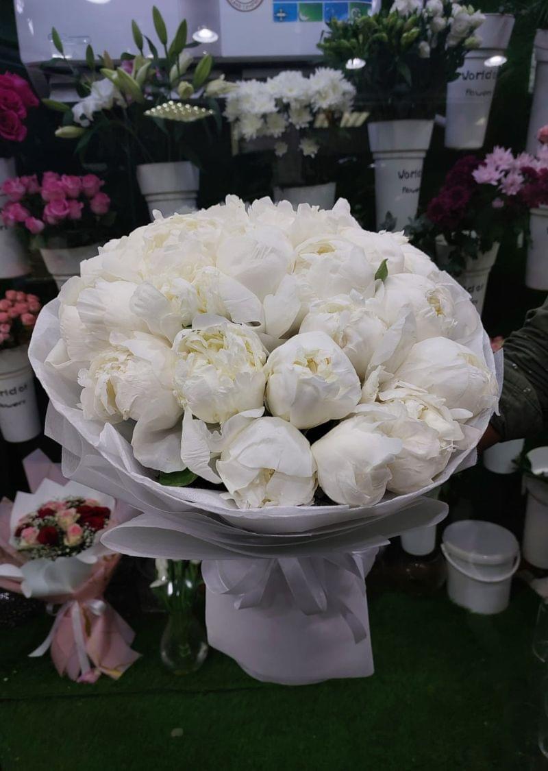 Buy White Peony Bouquet Online | Fresh Peonies Delivery - Image 2