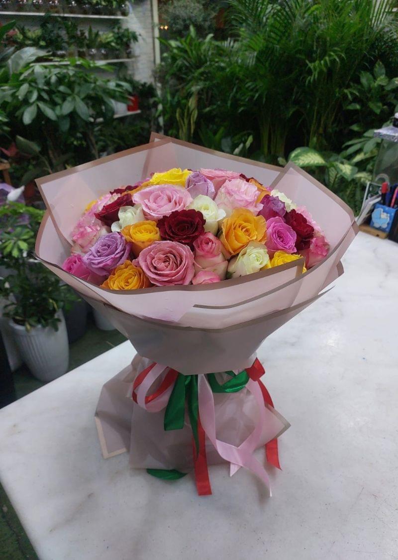 51pcs Multicolour Roses Bouquet – Elegant Floral Gift - Image 5