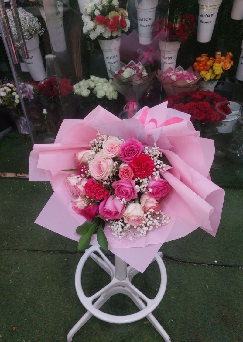 Pink Roses Bouquet – Elegant Floral Arrangement - Image 2