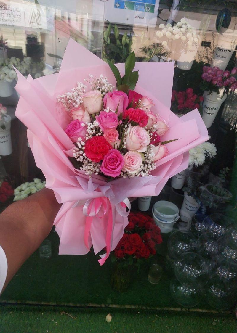 Pink Roses Bouquet – Elegant Floral Arrangement - Image 3