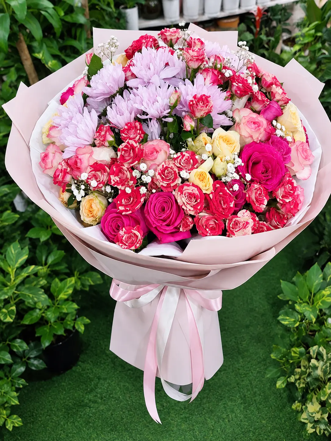 Anniversary and birthday flower bouquets in Dubai